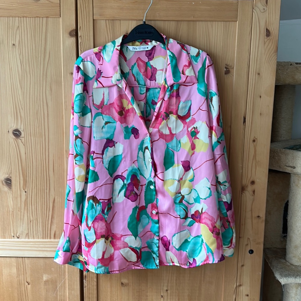 Size medium satin colourful Zara blouse